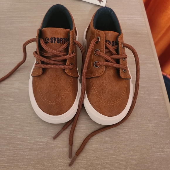 Shoes - Picture 1 of 4